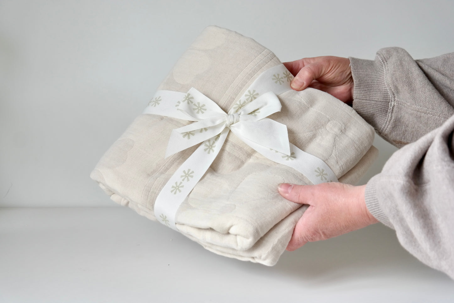Daisy Cotton Throw Blanket